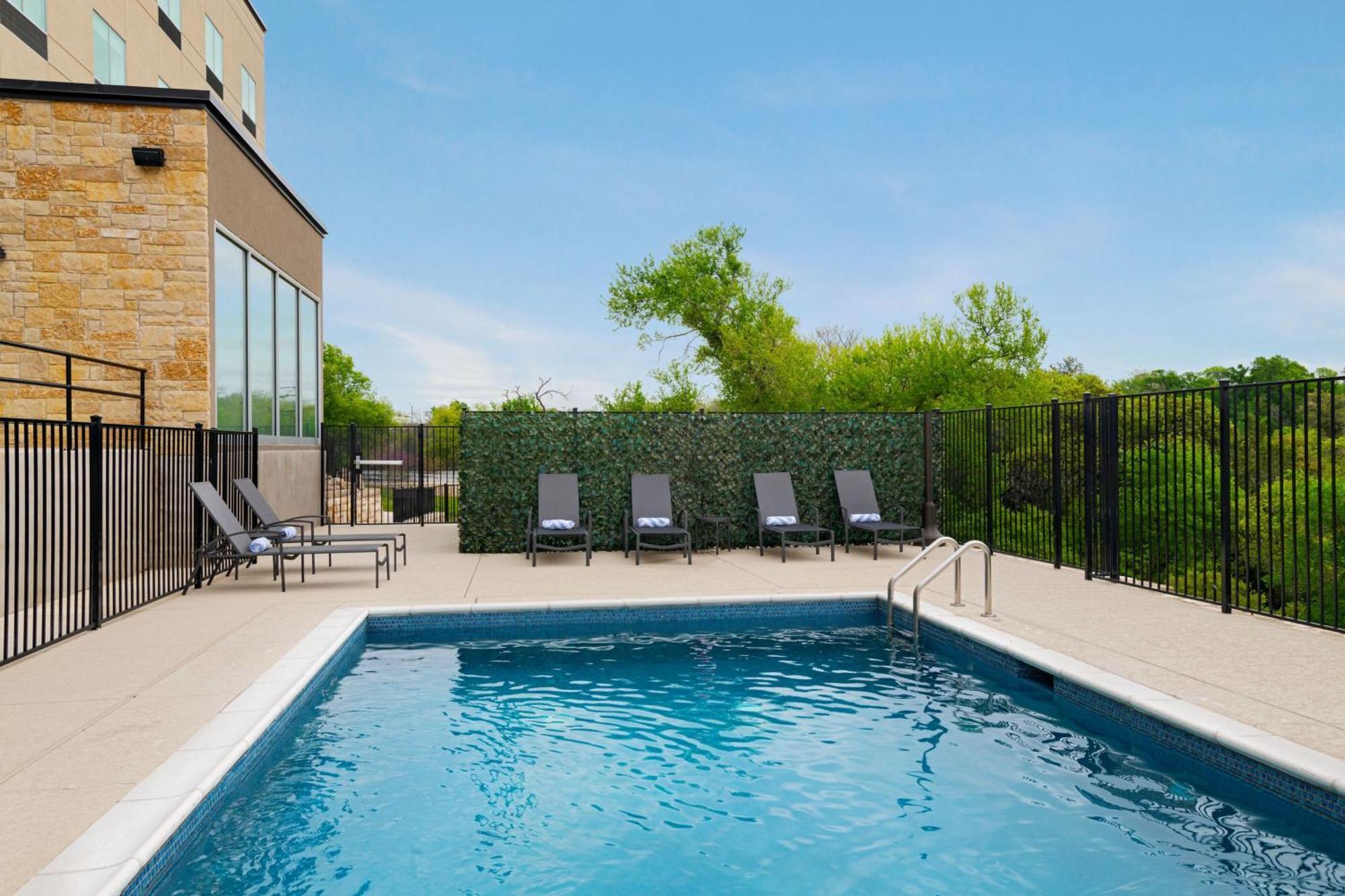 Fairfield By Marriott Inn & Suites Austin Georgetown Exterior photo